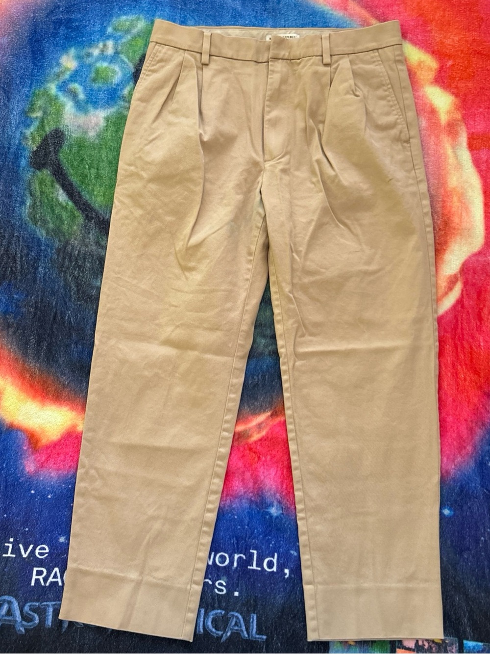 Men’s Pleated Chino Pants — Khaki